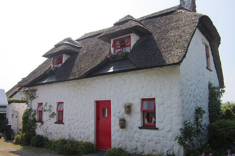 Thatched Cottage For Sale Roisin Dubh Knockananna Co Wicklow