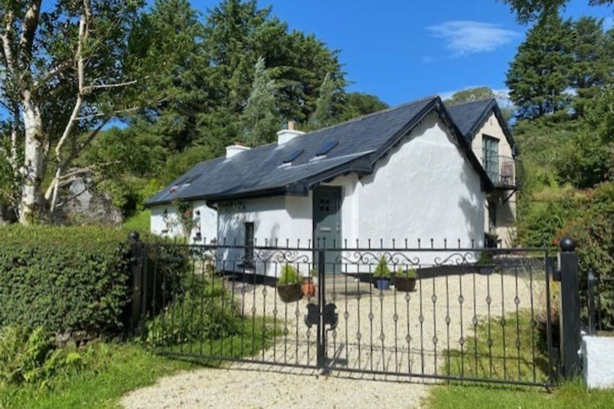 Cottage For Sale: Fairy Glen Cottage, Coguish, Kilcar, Co. Donegal