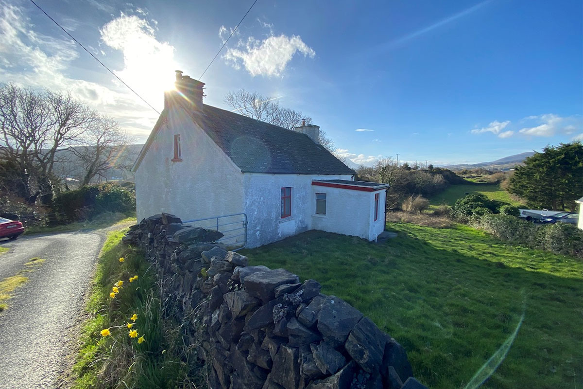 Cottage For Sale: Ardsmore, Gortahork, Co. Donegal
