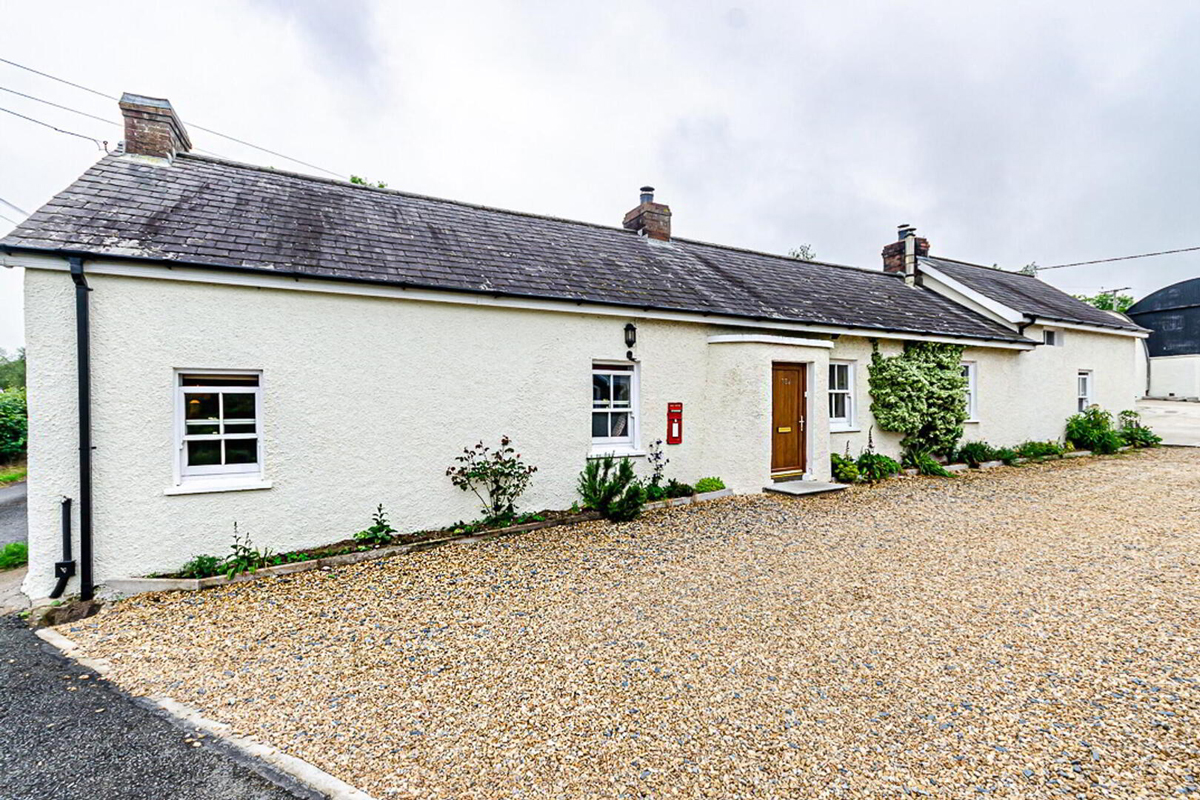 18th Century Cottage For Sale: The Long Cottage, 33a Mullaghbrack Road, Hamiltonsbawn, Co. Armagh