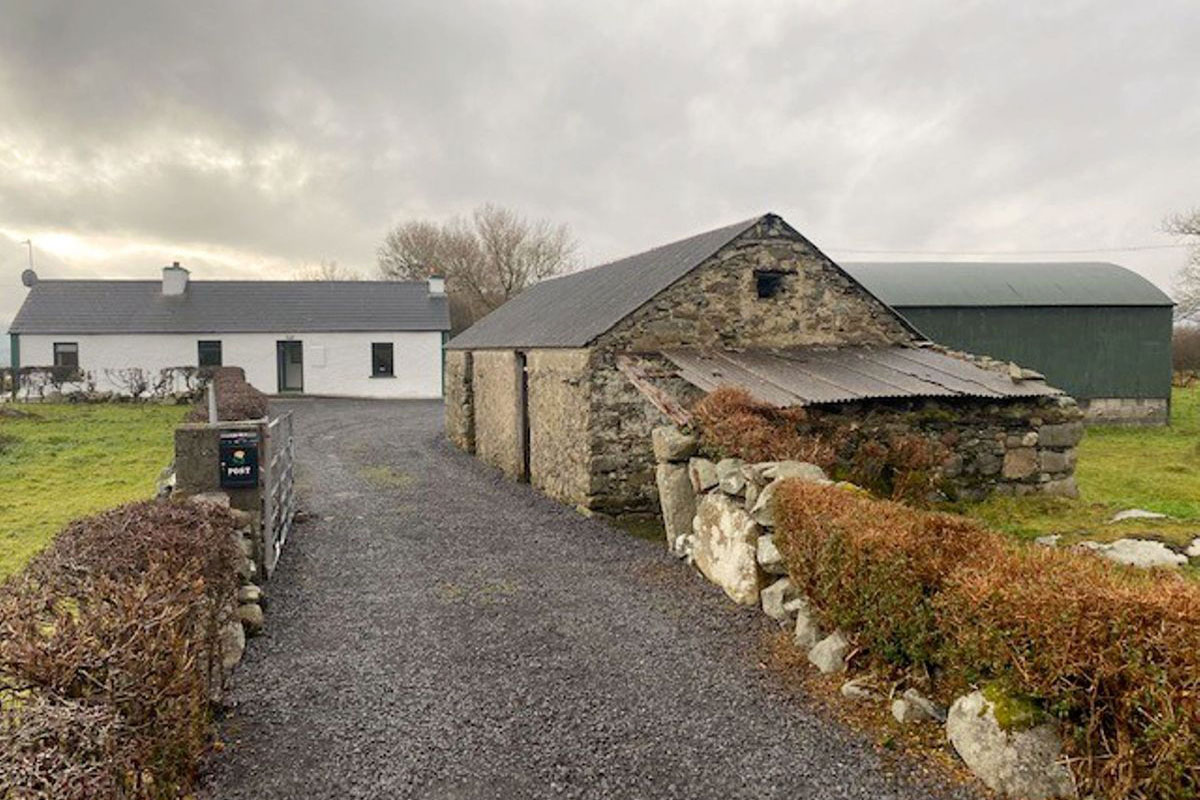 Cottage For Sale: Tullycleave More, Ardara, Co. Donegal