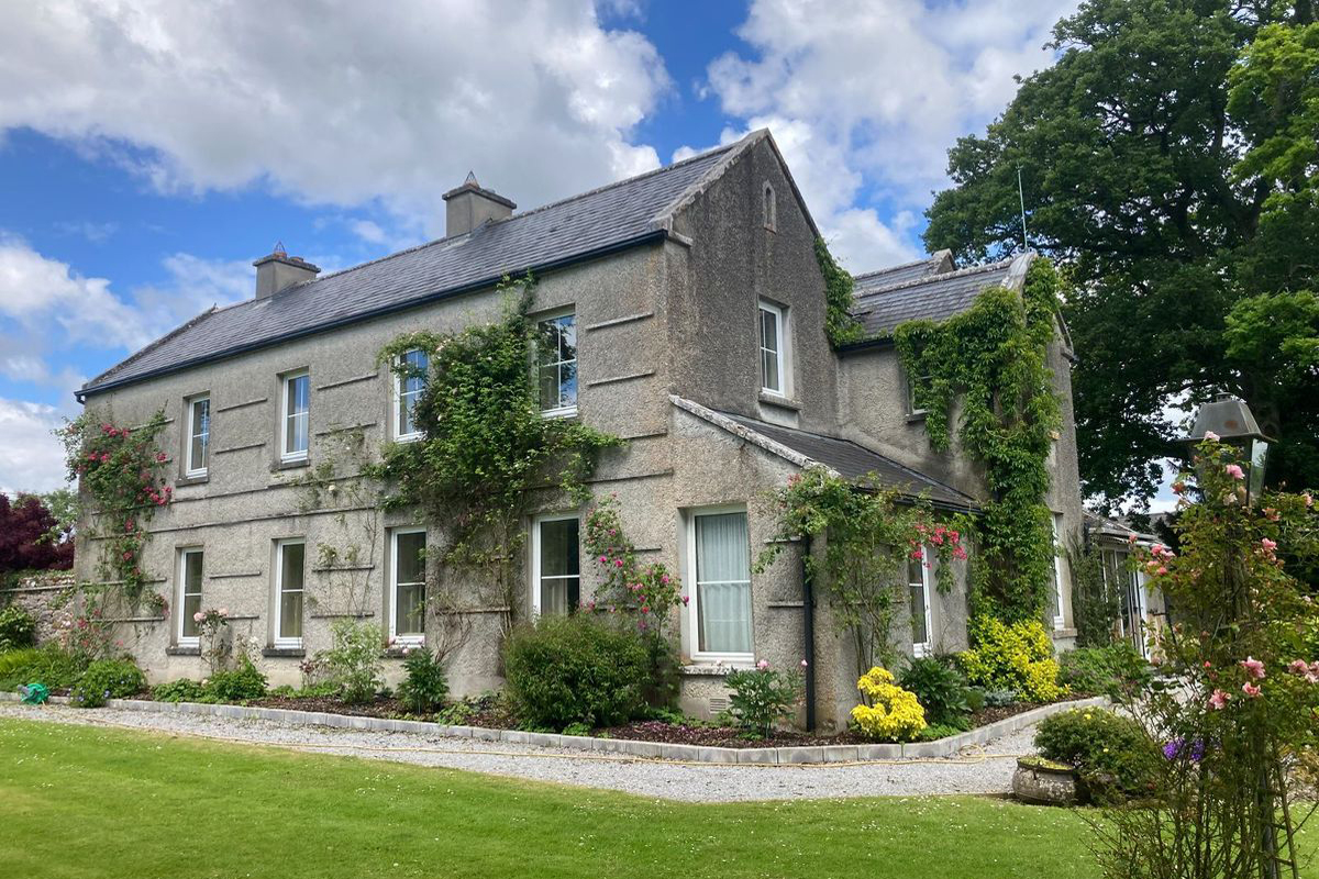 Historic Lakeshore Property For Sale: Cloonmoylan House, Cloonmoylan, Ballyshrule, Portumna, Co. Galway