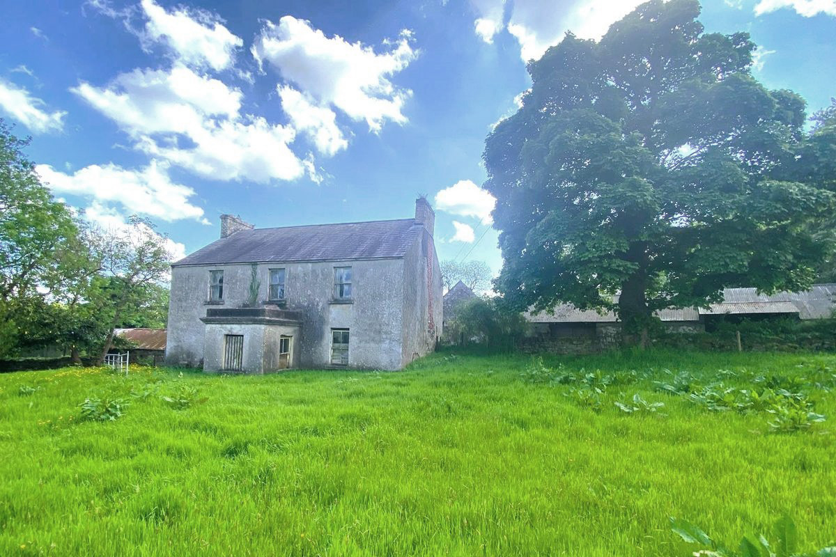 Farmhouse For Sale: Hollyvale, Cullion, Letterkenny, Co. Donegal