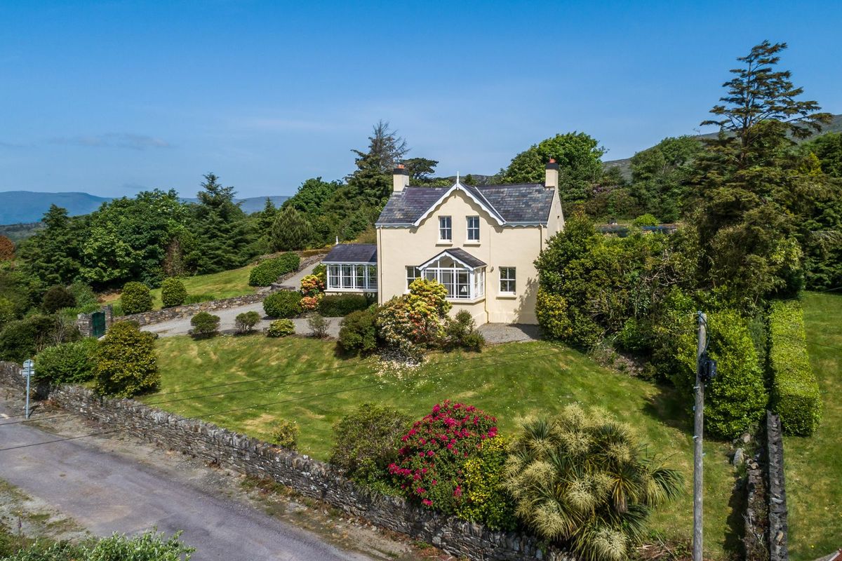 Cottage For Sale: Seaview Cottage, Glengarriff, Co. Cork