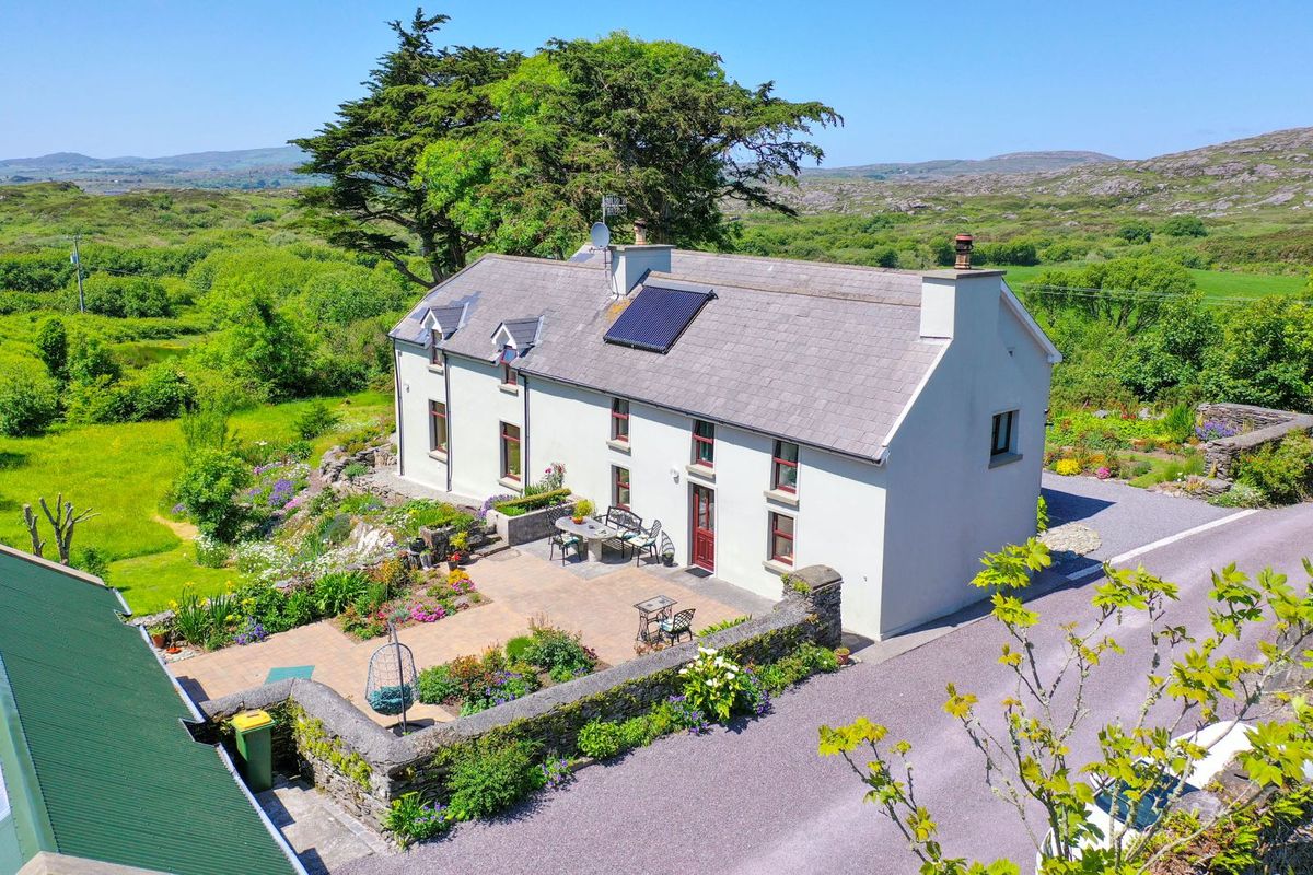 Restored Farmhouse For Sale: Garranes, Toormore, Schull, Co. Cork